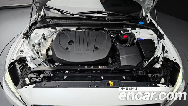 Volvo V60 Cross Country (II) B5 Ultra AWD 2025 — фото 6