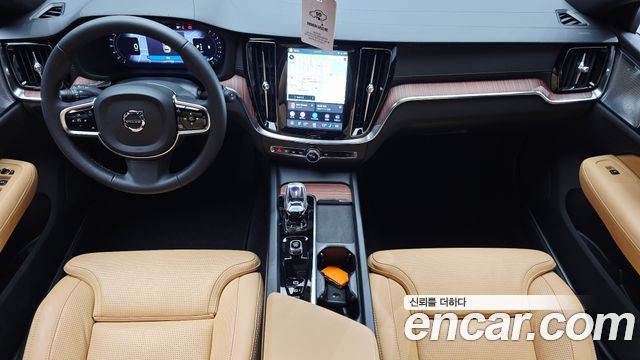 Volvo V60 Cross Country (II) B5 Ultra AWD 2025 — фото 7