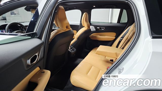 Volvo V60 Cross Country (II) B5 Ultra AWD 2025 — фото 15