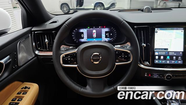 Volvo V60 Cross Country (II) B5 Ultra AWD 2025 — фото 17