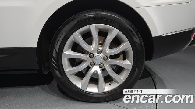 Land Rover Range Rover Sport (II) 3.0 SDV6 HSE 2016 — фото 21