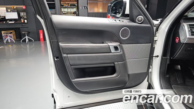 Land Rover Range Rover Sport (II) 3.0 SDV6 HSE 2016 — фото 24