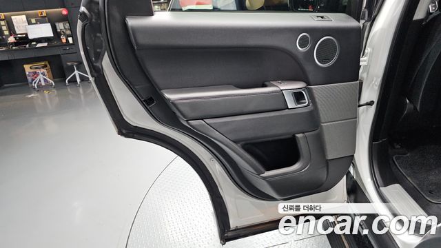 Land Rover Range Rover Sport (II) 3.0 SDV6 HSE 2016 — фото 25