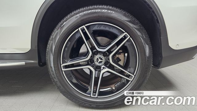 Mercedes-Benz GLC-Class (X253) GLC300 4MATIC 2022 — фото 21