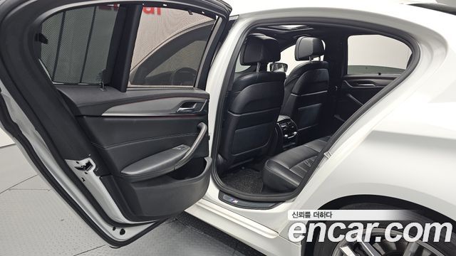 BMW 5 Series (G30) 520d M Sport Package Plus 2019 — фото 12