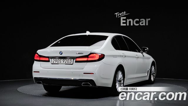 BMW 5 Series (G30) 520i Luxury 2022 — фото 2
