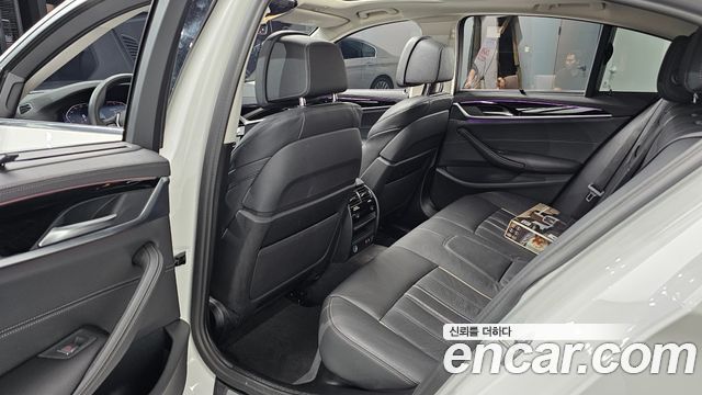 BMW 5 Series (G30) 520i Luxury 2022 — фото 12