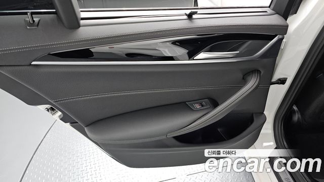 BMW 5 Series (G30) 520i Luxury 2022 — фото 25