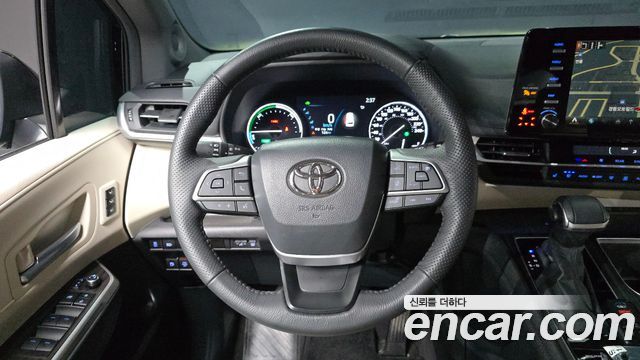 Toyota Sienna (IV) 2.5 Hybrid AWD 2024 — фото 17
