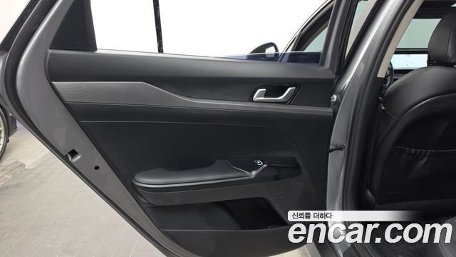 Kia K5 (III) 2.0 Prestige 2022 — фото 25