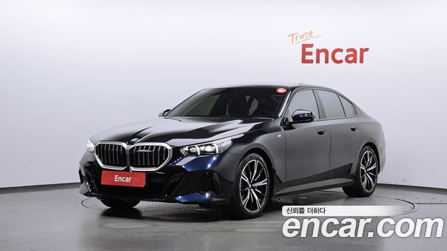 BMW 5 Series (G60) 530e xDrive M Sport 2026 — фото 1