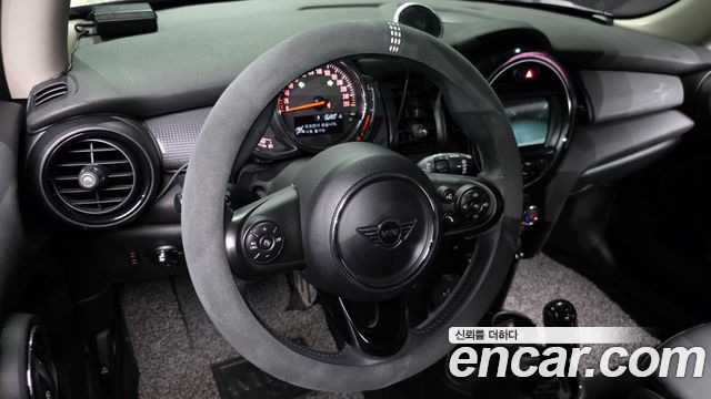 MINI Cooper Standard Third Generation 2020 — фото 13
