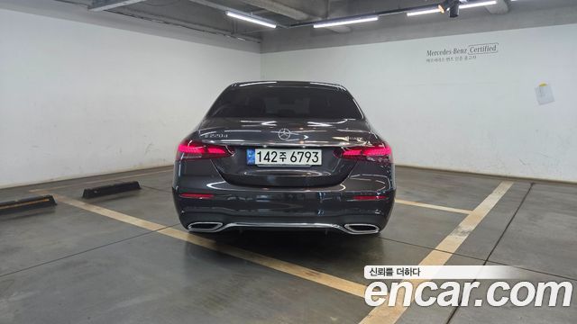 Mercedes-Benz E-Class (W213) E220d 4MATIC AMG Line 2022 — фото 4