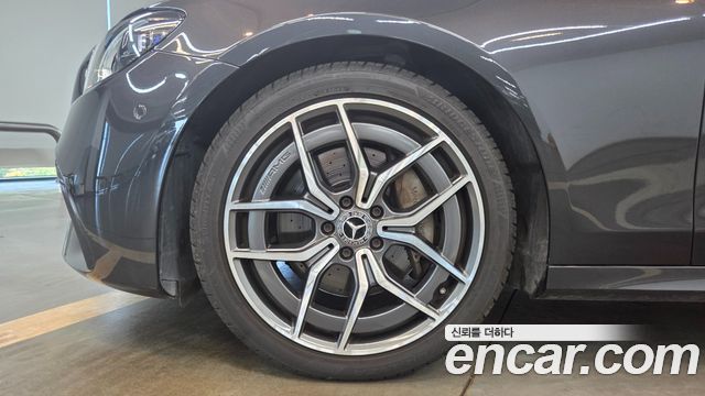 Mercedes-Benz E-Class (W213) E220d 4MATIC AMG Line 2022 — фото 5