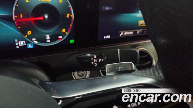 Mercedes-Benz E-Class (W213) E220d 4MATIC AMG Line 2022 — фото 9