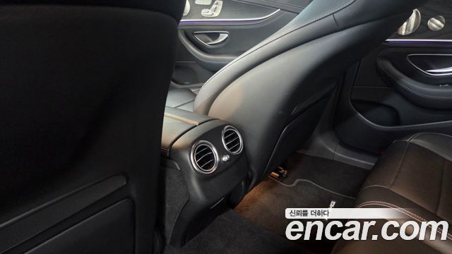 Mercedes-Benz E-Class (W213) E220d 4MATIC AMG Line 2022 — фото 18