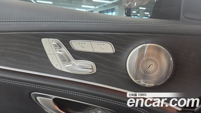 Mercedes-Benz E-Class (W213) E220d 4MATIC AMG Line 2022 — фото 19