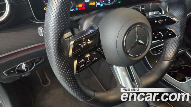 Mercedes-Benz E-Class (W213) E220d 4MATIC AMG Line 2022 — фото 22