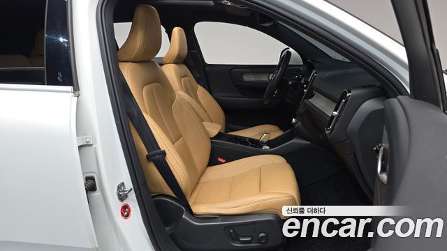 Volvo XC40 T4 Inscription 2020 — фото 11