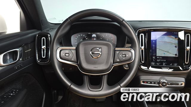 Volvo XC40 T4 Inscription 2020 — фото 14