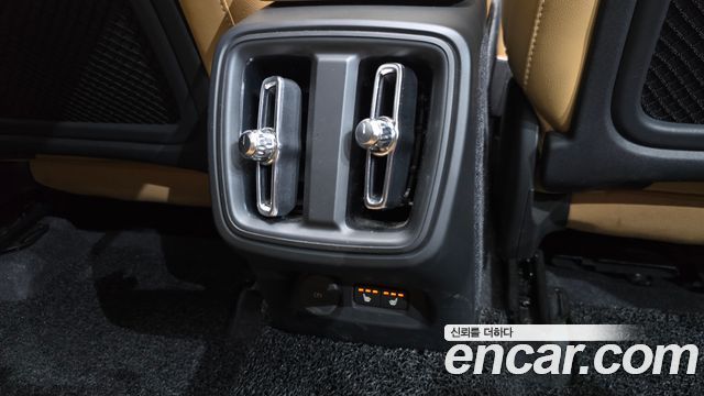 Volvo XC40 T4 Inscription 2020 — фото 19