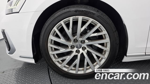 Audi A8 (D5) 55 TFSI Quattro LWB 2018 — фото 5