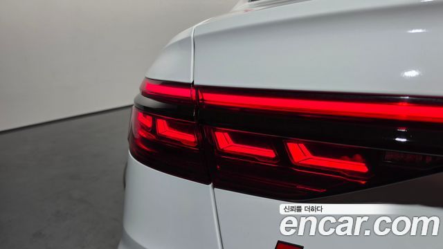 Audi A8 (D5) 55 TFSI Quattro LWB 2018 — фото 23