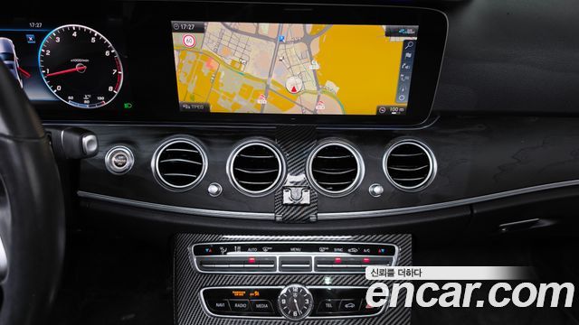Mercedes-Benz E-Class (W213) E300 Avantgarde 2020 — фото 13