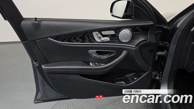 Mercedes-Benz E-Class (W213) E300 Avantgarde 2020 — фото 24