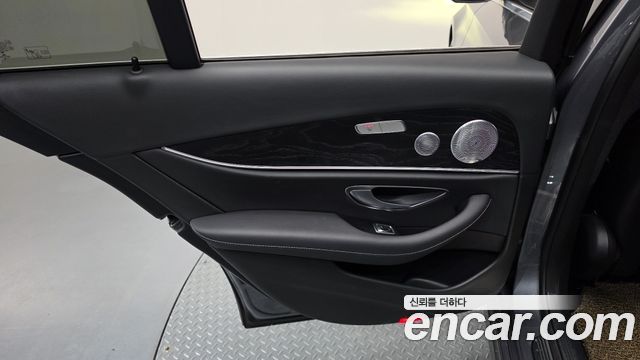 Mercedes-Benz E-Class (W213) E300 Avantgarde 2020 — фото 25