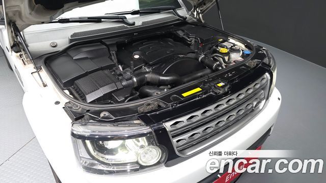 Land Rover Discovery 4 3.0 SDV6 SE 2015 — фото 6