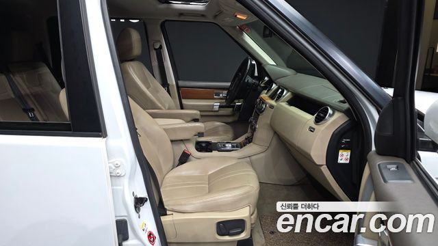 Land Rover Discovery 4 3.0 SDV6 SE 2015 — фото 11