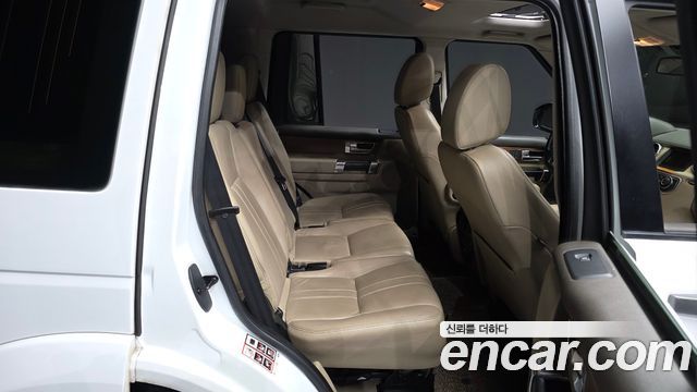 Land Rover Discovery 4 3.0 SDV6 SE 2015 — фото 12
