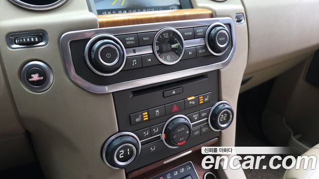 Land Rover Discovery 4 3.0 SDV6 SE 2015 — фото 16