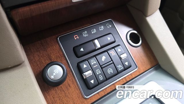 Land Rover Discovery 4 3.0 SDV6 SE 2015 — фото 17