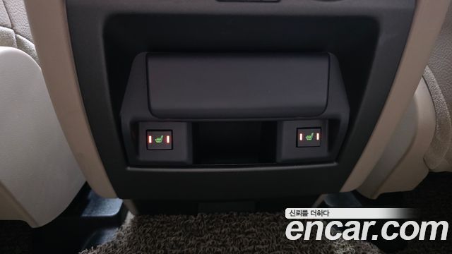 Land Rover Discovery 4 3.0 SDV6 SE 2015 — фото 19