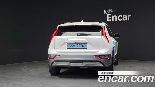 Kia Niro EV Air 2023 — фото 4