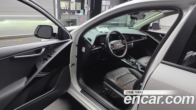 Kia Niro EV Air 2023 — фото 10
