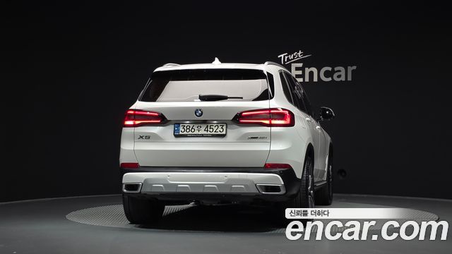 BMW X5 (G05) xDrive 40i xLine 2022 — фото 4