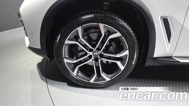 BMW X5 (G05) xDrive 40i xLine 2022 — фото 5