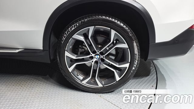 BMW X5 (G05) xDrive 40i xLine 2022 — фото 21