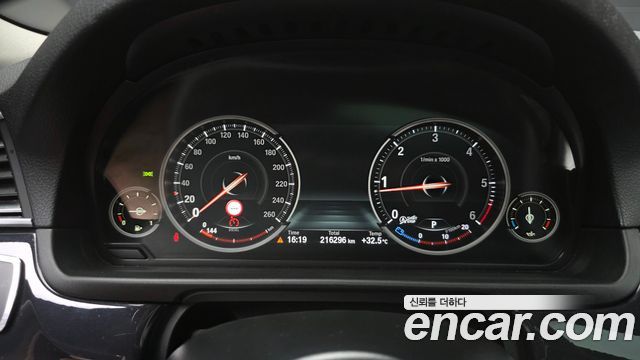 BMW 5 Series (F10) 520d xDrive M Aero Dynamic 2016 — фото 8