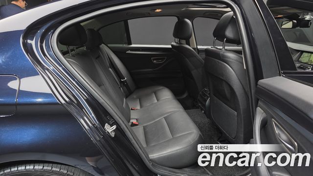 BMW 5 Series (F10) 520d xDrive M Aero Dynamic 2016 — фото 12