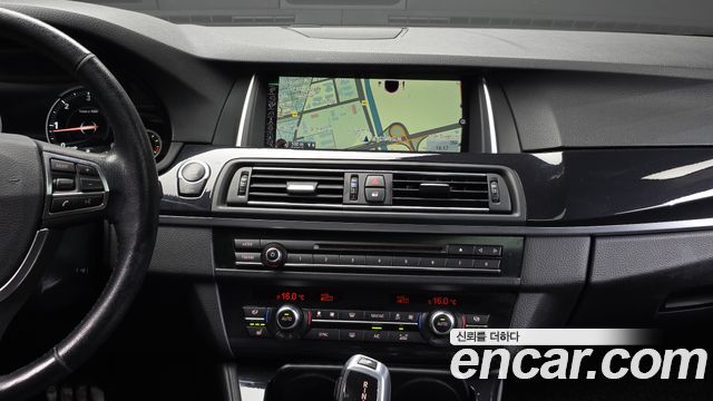 BMW 5 Series (F10) 520d xDrive M Aero Dynamic 2016 — фото 13