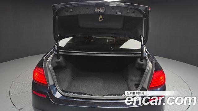 BMW 5 Series (F10) 520d xDrive M Aero Dynamic 2016 — фото 20