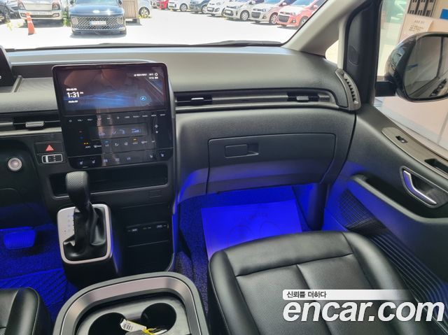 Hyundai Staria Cargo 5-Seater Modern 2023 — фото 9