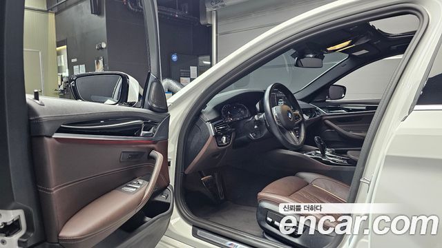 BMW 5 Series (G30) 530i M Sport Package 2023 — фото 10