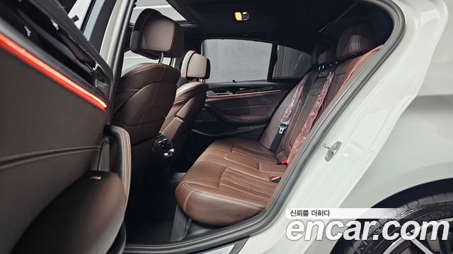 BMW 5 Series (G30) 530i M Sport Package 2023 — фото 16