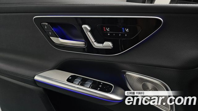 Mercedes-Benz GLC-Class (X254) GLC300 4MATIC AMG Line 2023 — фото 15