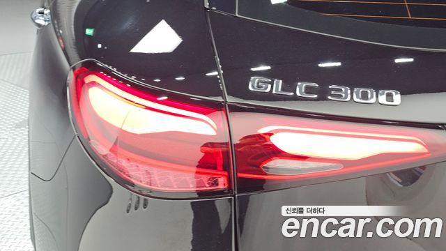 Mercedes-Benz GLC-Class (X254) GLC300 4MATIC AMG Line 2023 — фото 23